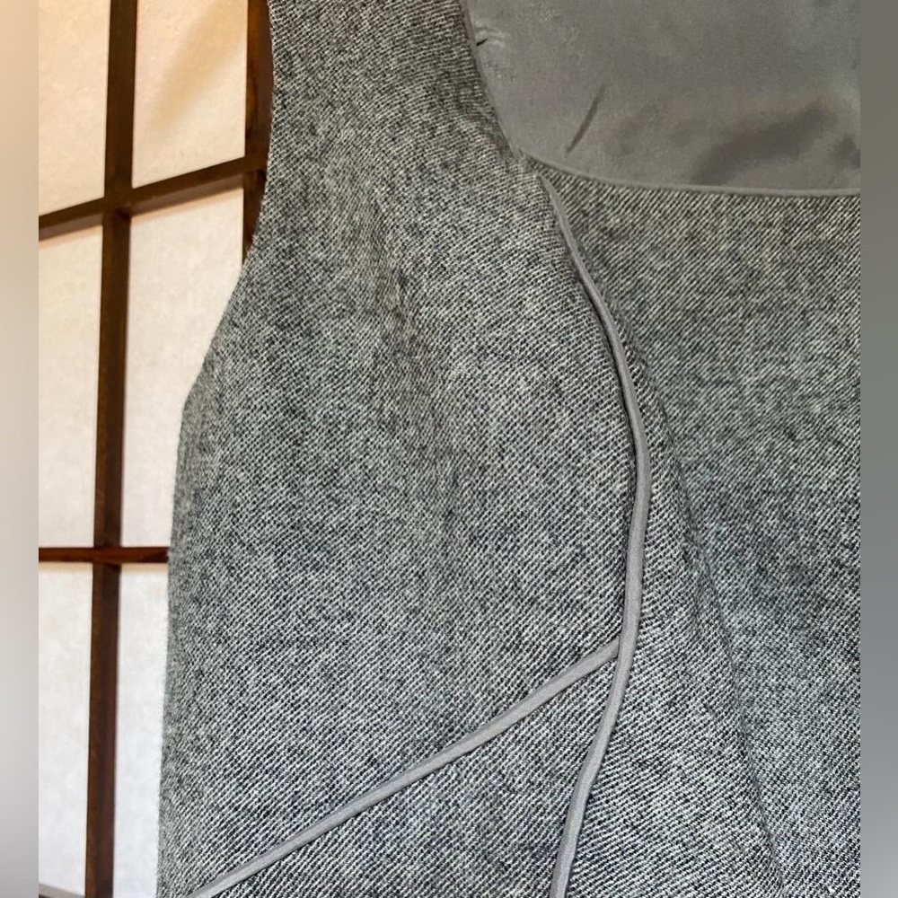 PRICED TO GO🚨 - Banana Republic stretch sleeveless dress - Picture 9 of 9